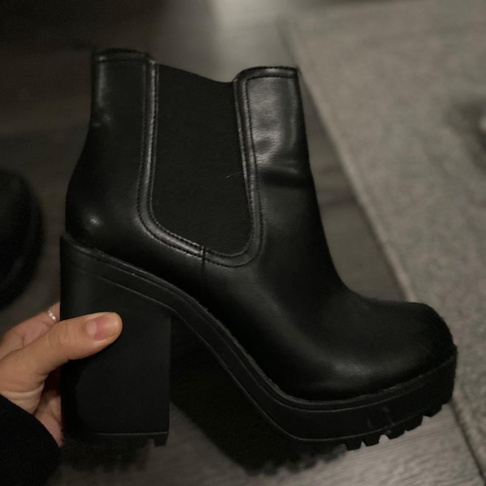 Block chunky booties